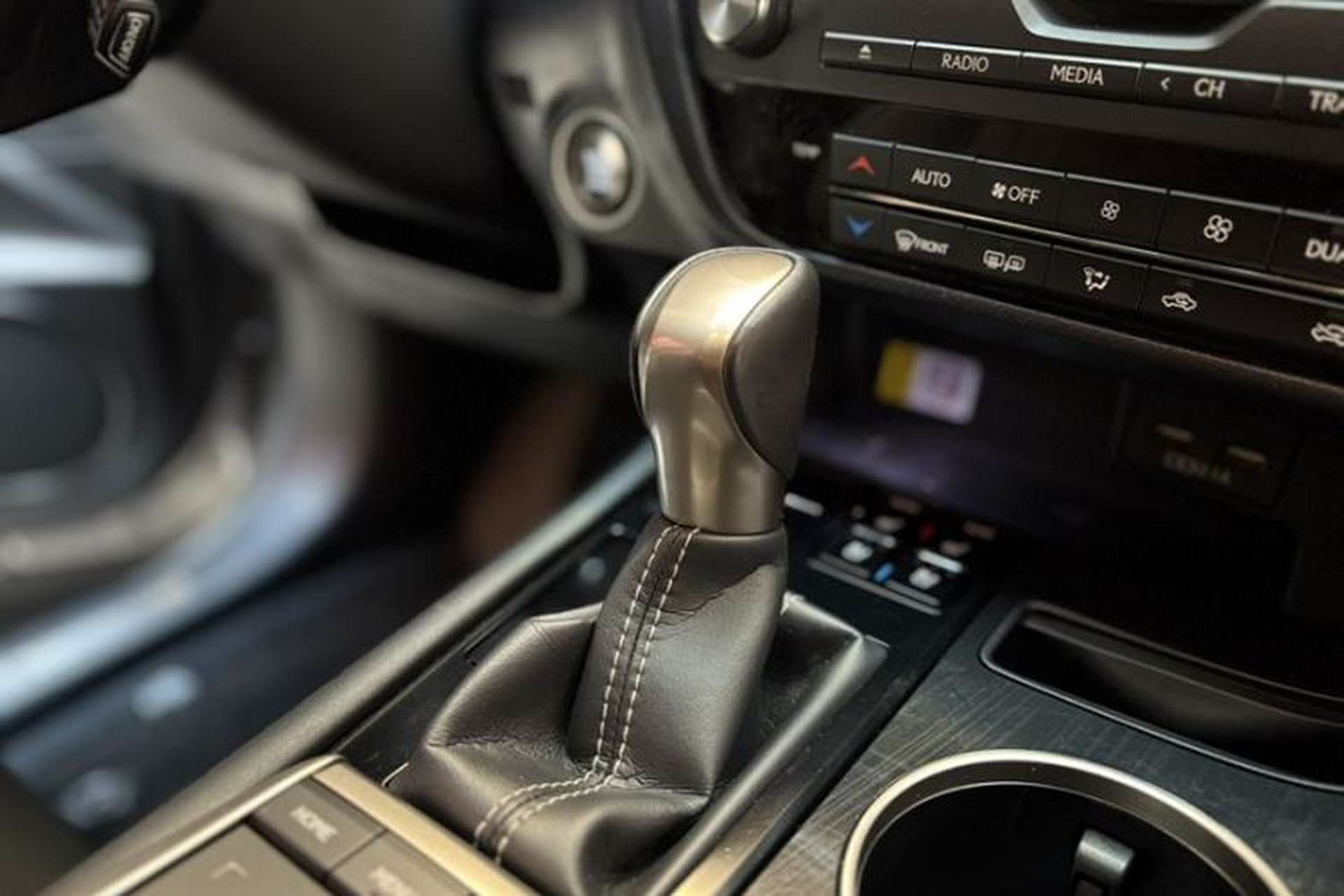 Used Lexus RX 2020 Facelifted 300 4x4 Elegant Edition Gear Lever