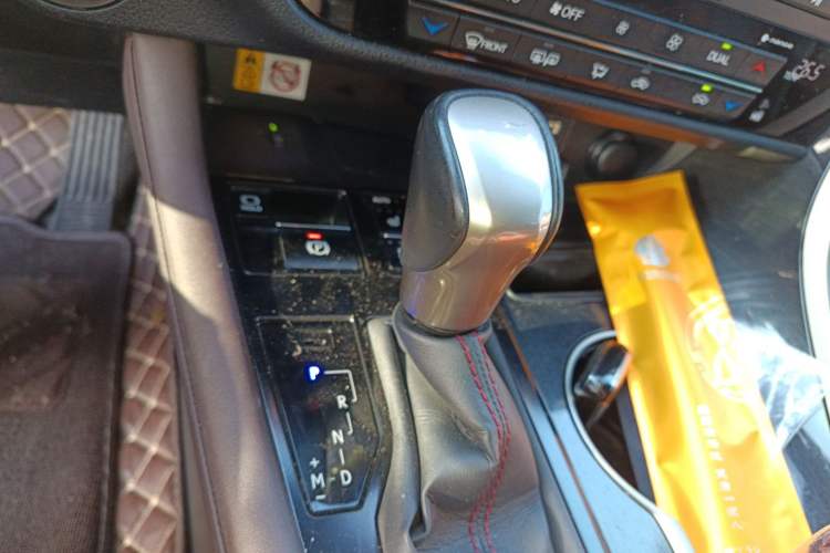 Used Lexus RX 2020 Facelifted 300 4x4 Elegant Edition Gear Lever