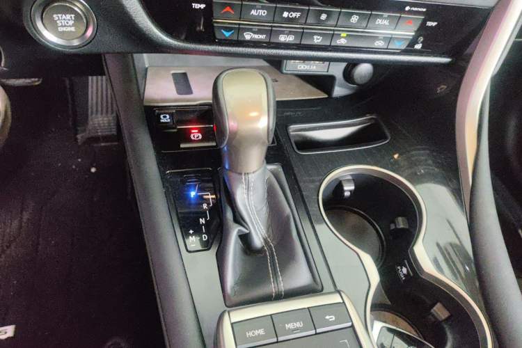 Used Lexus RX 2020 300 Two-Wheel Drive Elite Edition China VI Standard Gear Lever