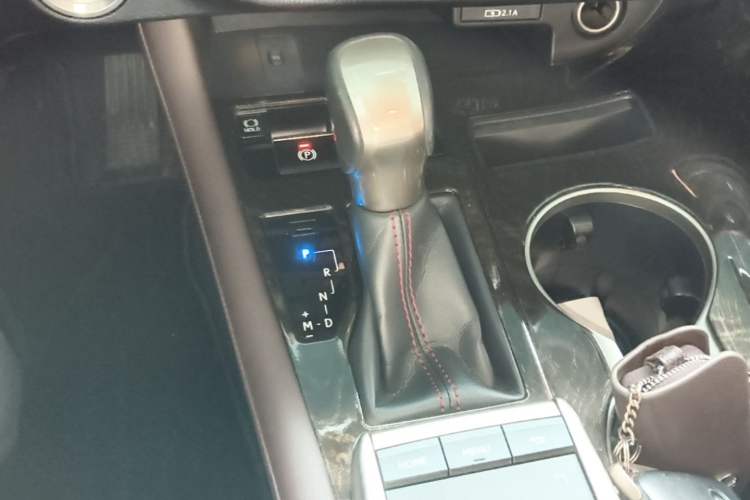 Used Lexus RX 2020 Facelifted 300 4x4 Elegant Edition Gear Lever
