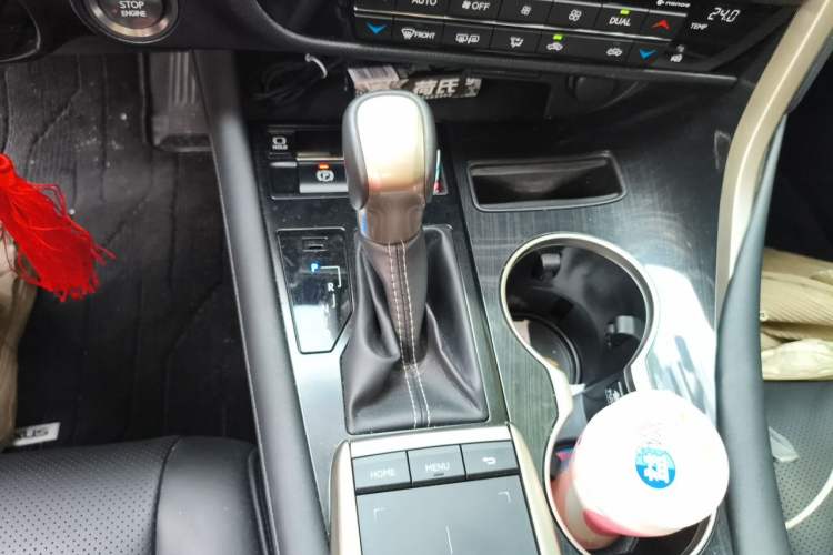 Used Lexus RX 2020 Revised Version 300 Two-Wheel Drive Elite Edition Gear Lever