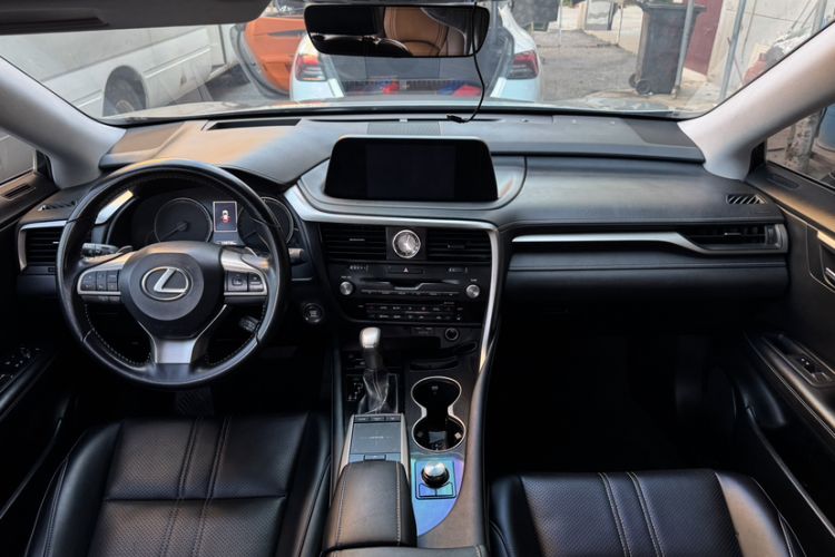 Used Lexus RX 2020 Revised Version 300 Two-Wheel Drive Elite Edition Interior 3