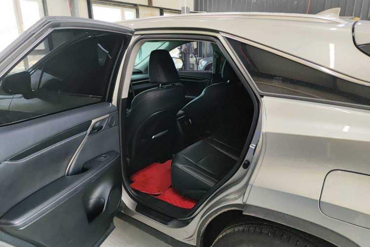 Used Lexus RX 2020 Facelifted 300 4x4 Elegant Edition Interior 3