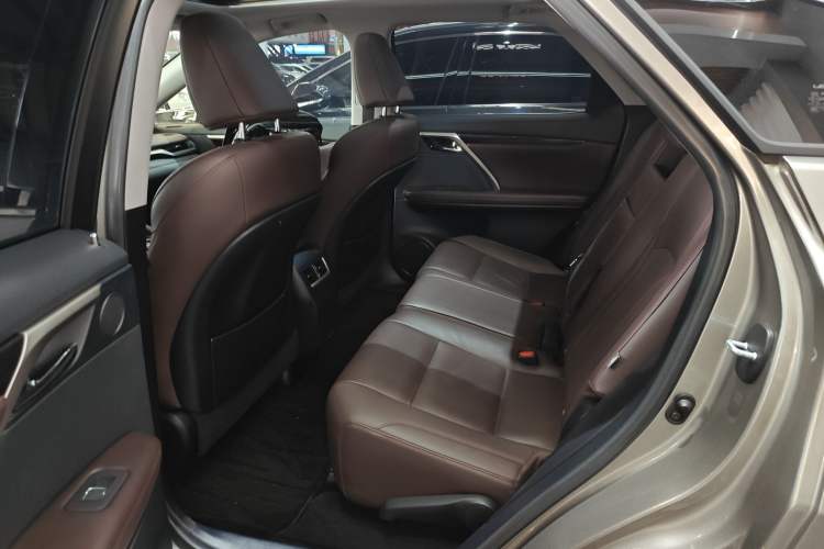 Used Lexus RX 2020 Facelifted 300 4x4 Elegant Edition Interior 4