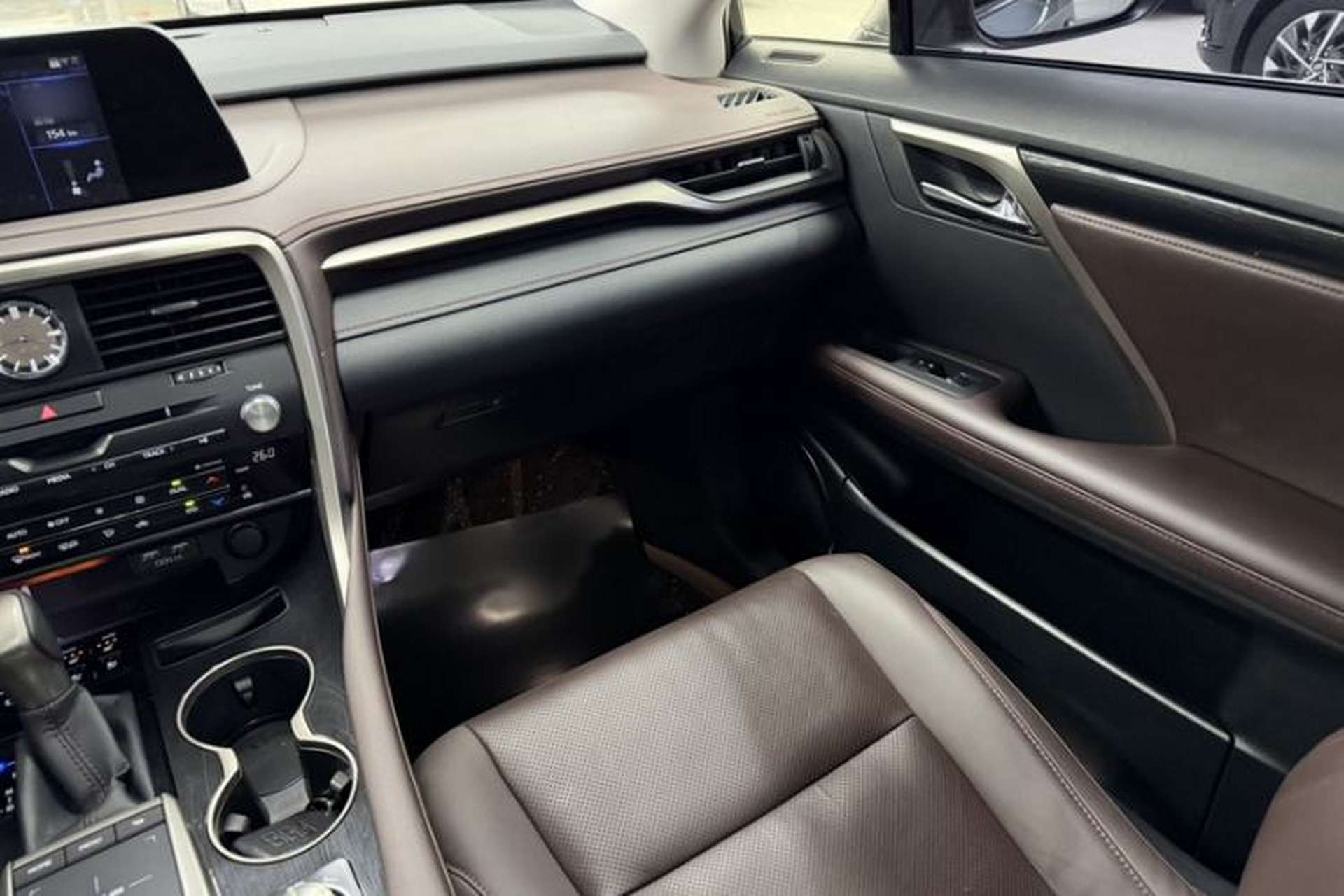 Used Lexus RX 2020 Facelifted 300 4x4 Elegant Edition Interior 8