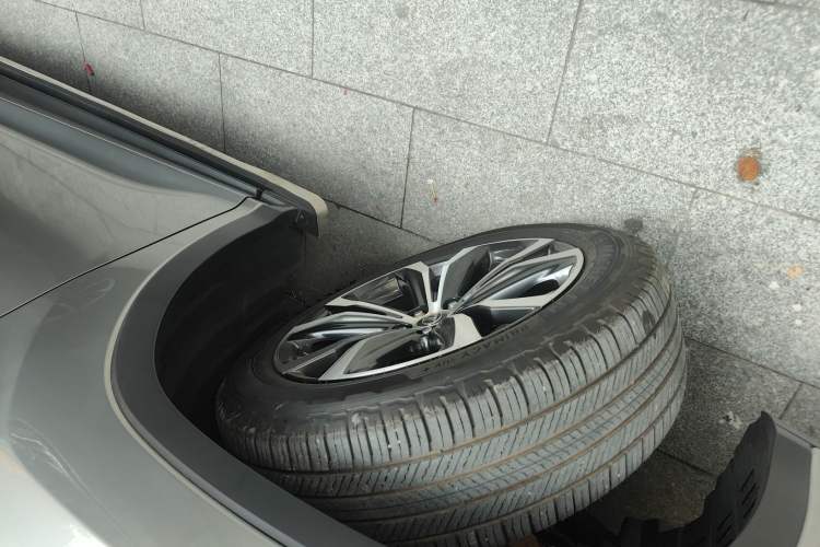 Used Lexus RX 2020 Facelifted 300 4x4 Elegant Edition Left Front Wheel Hub