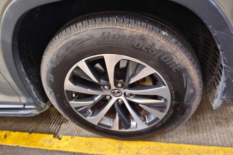 Used Lexus RX 2020 Revised Version 300 Two-Wheel Drive Comfort Edition Right Front Wheel Hub