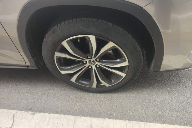 Used Lexus RX 2020 Facelifted 300 4x4 Elegant Edition Right Front Wheel Hub