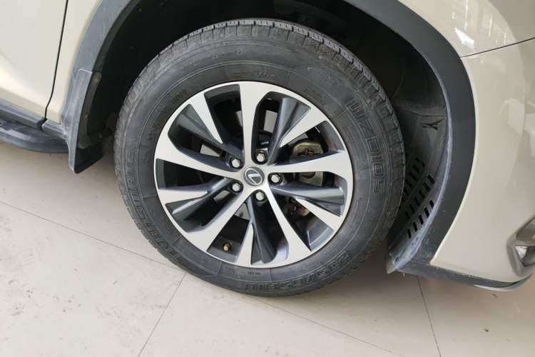 Used Lexus RX 2020 300 Two-Wheel Drive Elite Edition China VI Standard Right Front Wheel Hub