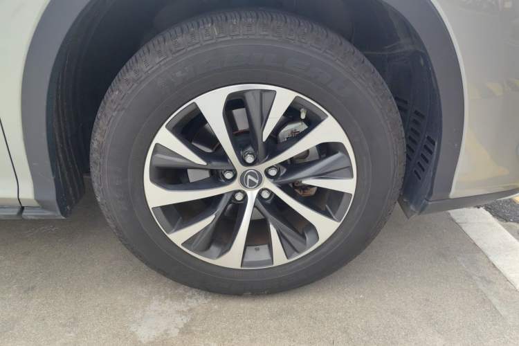 Used Lexus RX 2020 Revised Version 300 Two-Wheel Drive Comfort Edition Right Front Wheel Hub