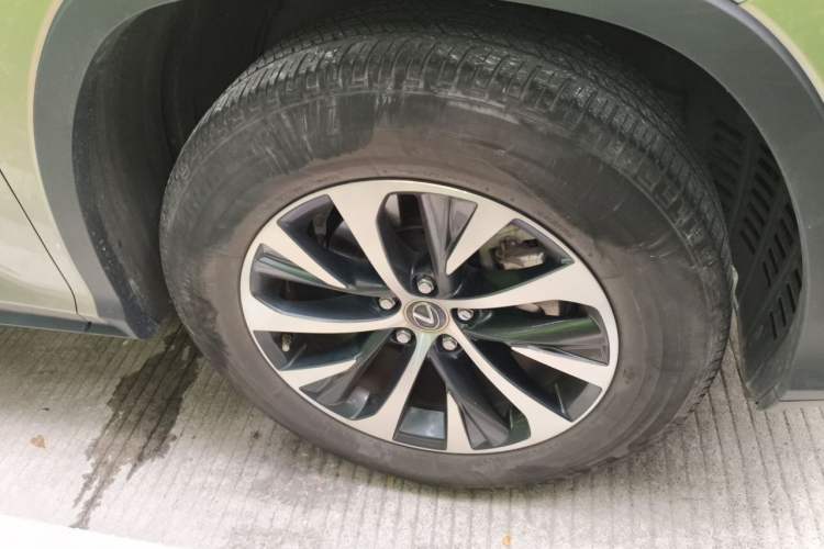 Used Lexus RX 2020 Revised Version 300 Two-Wheel Drive Elite Edition Right Front Wheel Hub