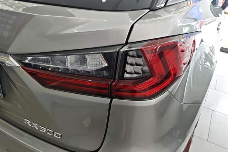 Used Lexus RX 2020 300 Two-Wheel Drive Elite Edition China VI Standard Right Rear Taillight