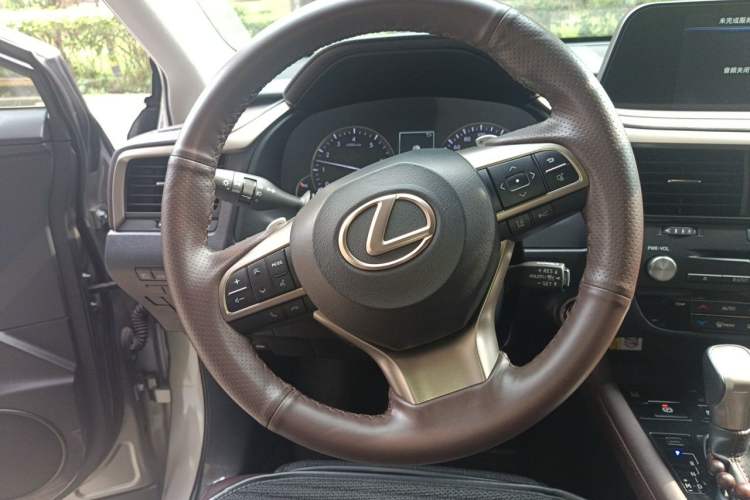 Used Lexus RX 2020 300 4x4 Elegant Edition China VI Steering Wheel