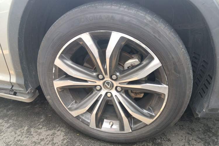 Used Lexus RX 2020 300 4x4 Elegant Edition China VI Right Front Wheel Hub