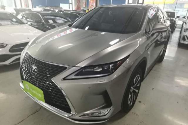 Lexus RX 2020 Revised Version 300 Two-Wheel Drive Elite Edition مستعملة