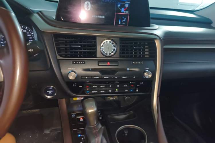 Used Lexus RX 2020 450h Four-Wheel Drive Elegant Edition China VI Standard Audio And AC Panel