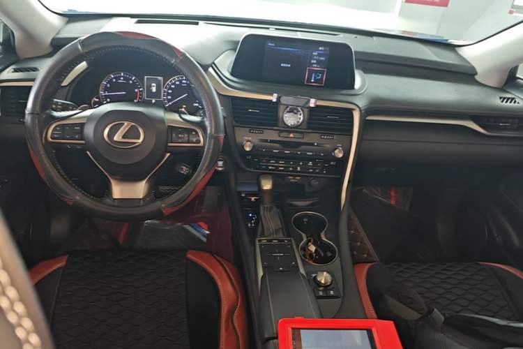 Used Lexus RX 2020 Revised Version 300 Two-Wheel Drive Elite Edition Center Console
