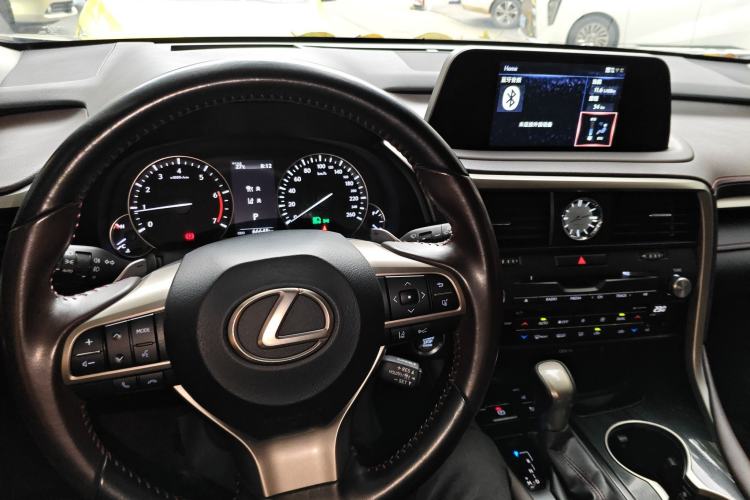 Used Lexus RX 2020 Facelifted 300 4x4 Elegant Edition Center Console