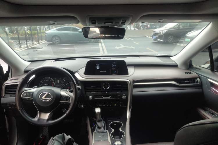 Used Lexus RX 2020 Facelifted 300 4x4 Elegant Edition Center Console