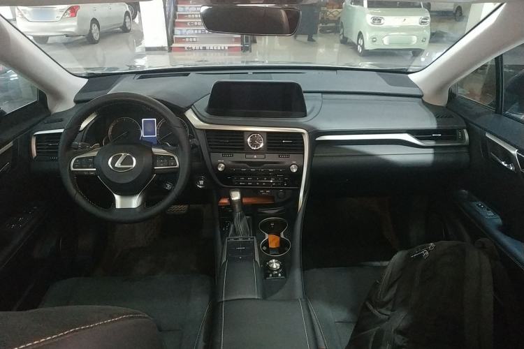 Used Lexus RX 2020 Revised Version 300 Two-Wheel Drive Elite Edition Center Console