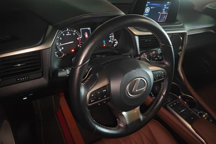 Used Lexus RX 2020 Revised Version 300 Two-Wheel Drive Elite Edition Center Console