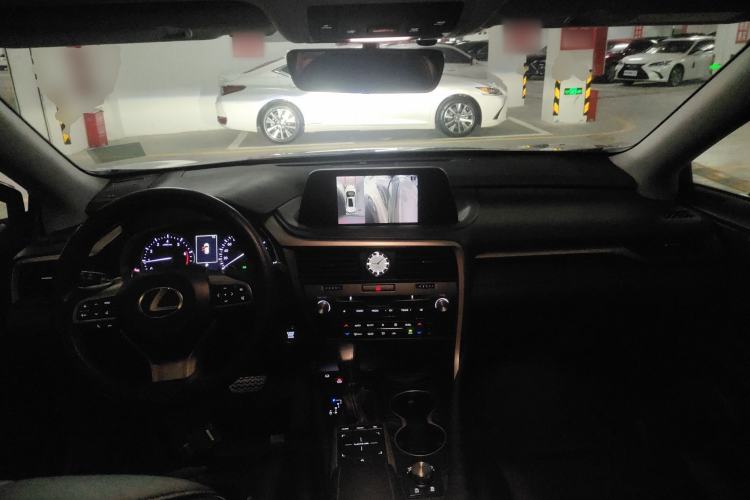 Used Lexus RX 2020 300 Two-Wheel Drive Elite Edition China VI Standard Center Console