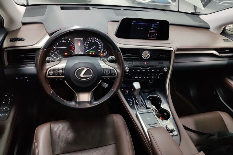 Used Lexus RX 2020 Facelifted 300 4x4 Elegant Edition Center Console