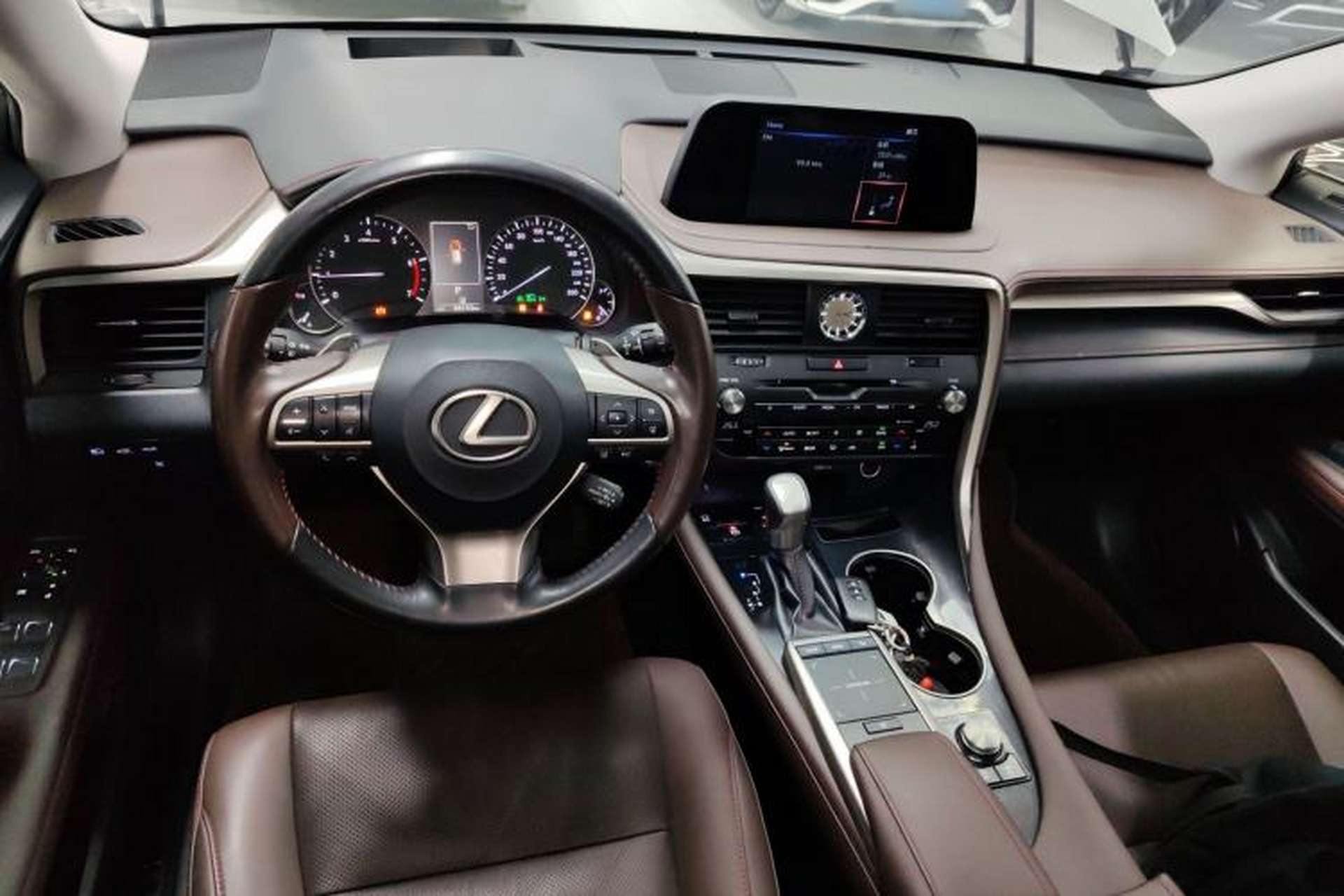 Used Lexus RX 2020 Facelifted 300 4x4 Elegant Edition Center Console