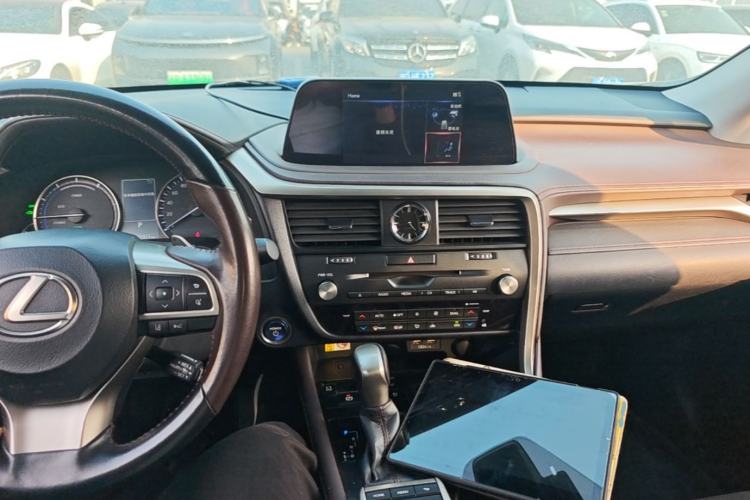 Used Lexus RX 2020 450h Four-Wheel Drive Elegant Edition China VI Standard Center Console