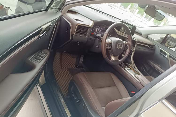 Used Lexus RX 2020 300 4x4 Elegant Edition China VI Driver Seat