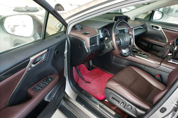 Used Lexus RX 2020 300 4x4 Elegant Edition China VI Driver Seat
