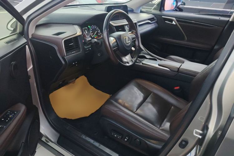 Used Lexus RX 2020 300 4x4 Elegant Edition China VI Driver Seat