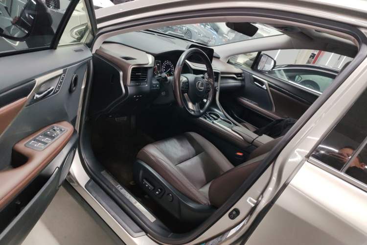 Used Lexus RX 2020 Facelifted 300 4x4 Elegant Edition Driver Seat