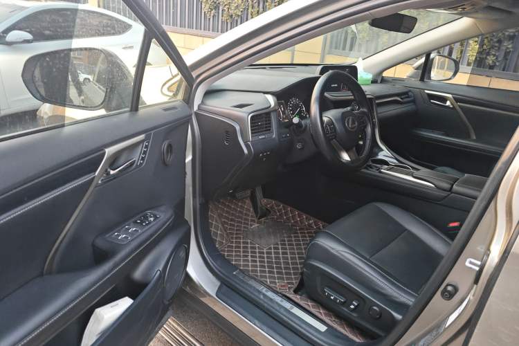 Used Lexus RX 2020 Facelifted 300 4x4 Elegant Edition Driver Seat