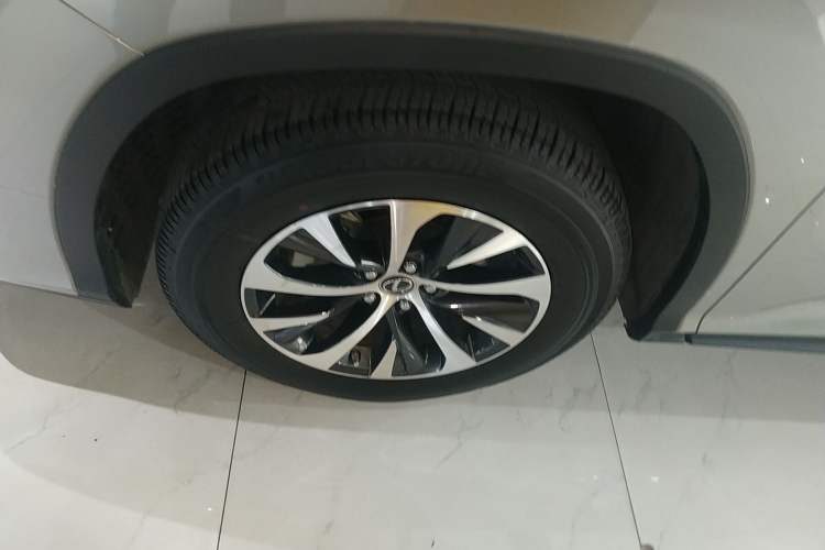Used Lexus RX 2020 Revised Version 300 Two-Wheel Drive Elite Edition Exterior 2