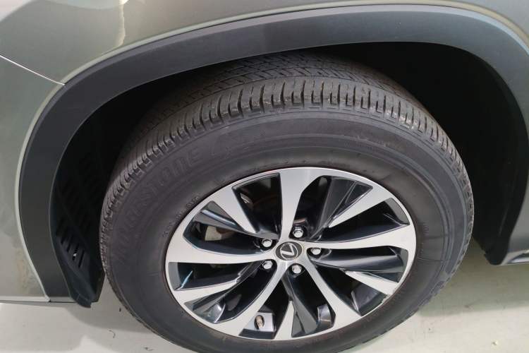 Used Lexus RX 2020 Revised Version 300 Two-Wheel Drive Elite Edition Exterior 3