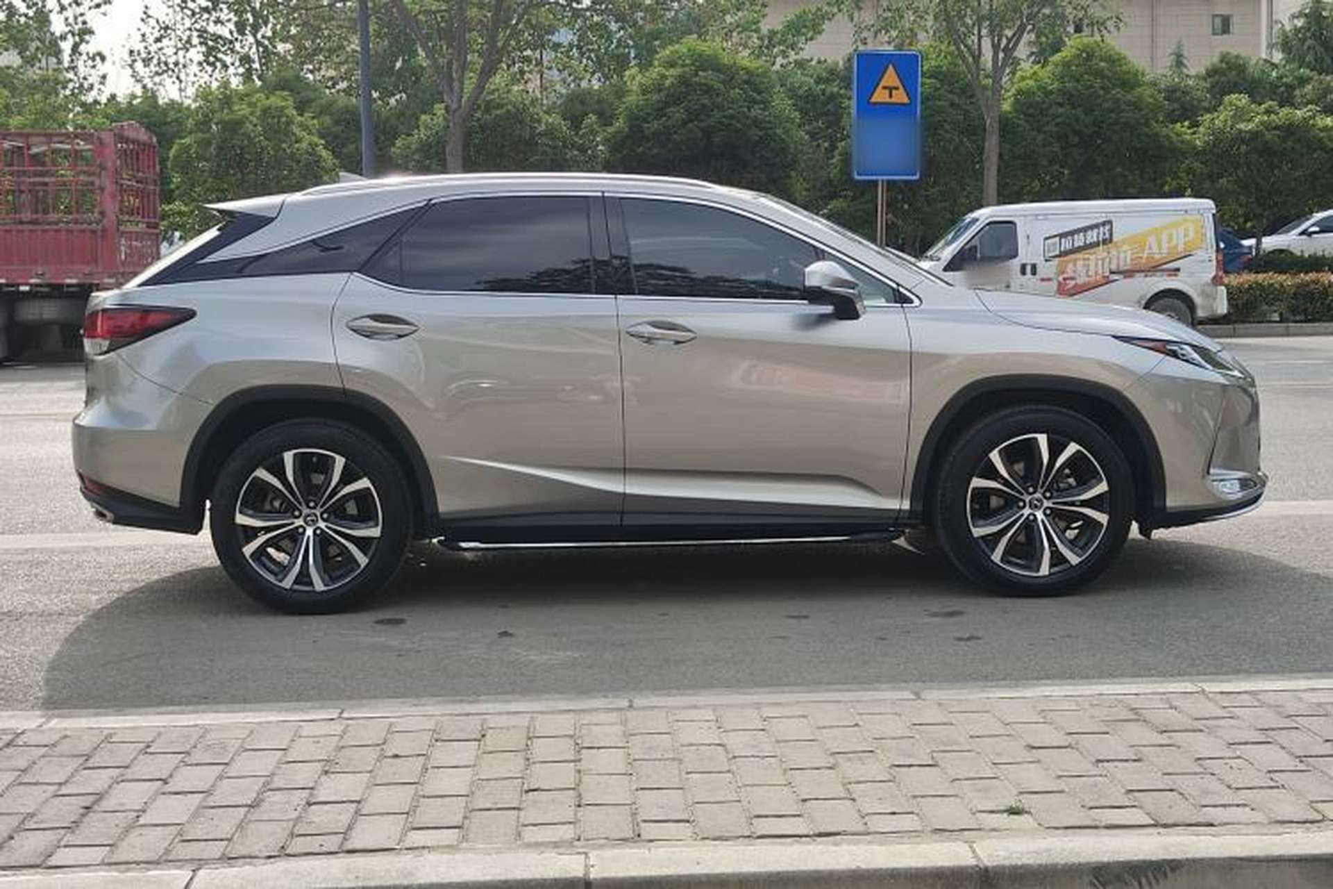 Used Lexus RX 2020 Facelifted 300 4x4 Elegant Edition Exterior 9
