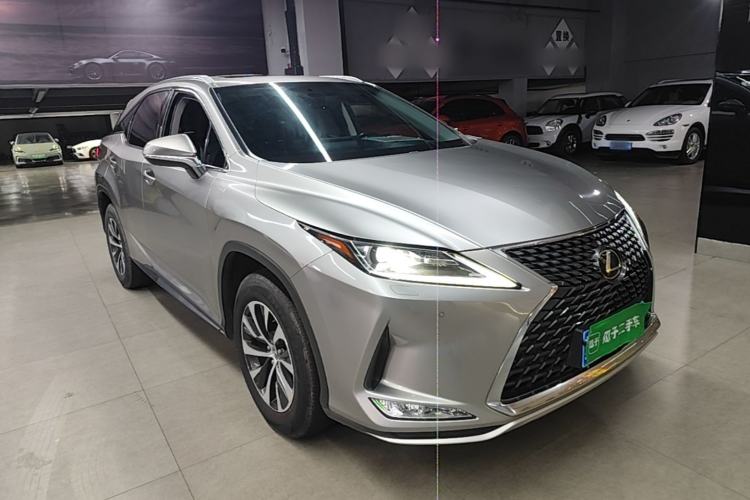Used Lexus RX 2020 Revised Version 300 Two-Wheel Drive Elite Edition Front Right 45 Deg