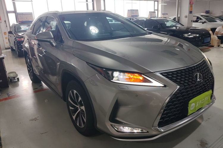 Used Lexus RX 2020 Revised Version 300 Two-Wheel Drive Elite Edition Front Right 45 Deg