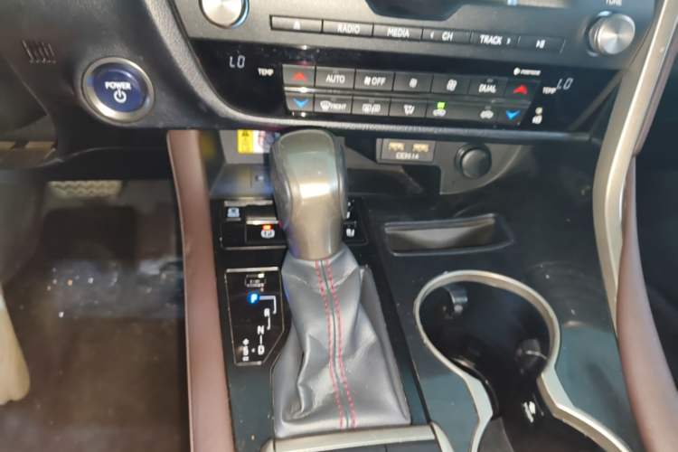 Used Lexus RX 2020 450h Four-Wheel Drive Elegant Edition China VI Standard Gear Lever