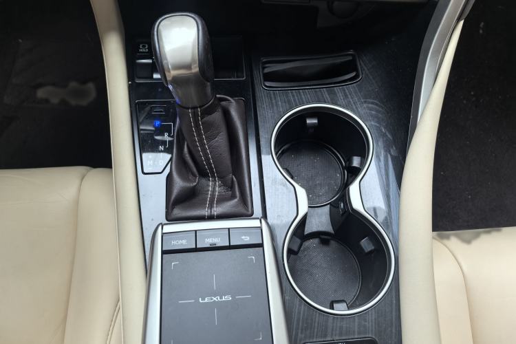 Used Lexus RX 2020 300 Two-Wheel Drive Elite Edition China VI Standard Gear Lever