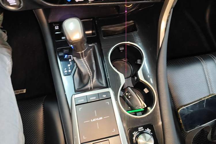 Used Lexus RX 2020 Revised Version 300 Two-Wheel Drive Elite Edition Gear Lever