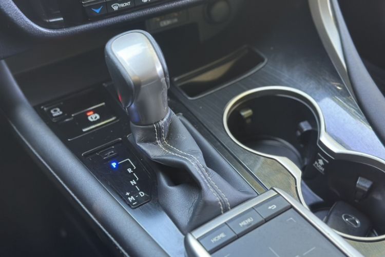 Used Lexus RX 2020 Revised Version 300 Two-Wheel Drive Elite Edition Gear Lever