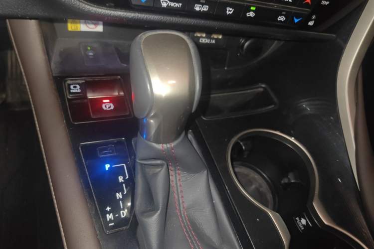 Used Lexus RX 2020 Facelifted 300 4x4 Elegant Edition Gear Lever