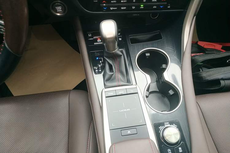 Used Lexus RX 2020 Facelifted 300 4x4 Elegant Edition Gear Lever