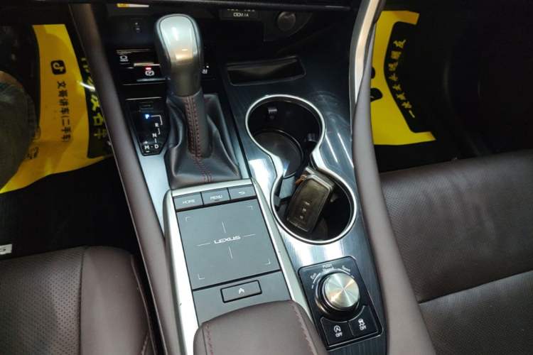 Used Lexus RX 2020 Facelifted 300 4x4 Elegant Edition Gear Lever