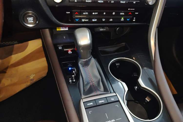 Used Lexus RX 2020 300 4x4 Elegant Edition China VI Gear Lever