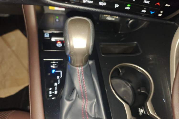 Used Lexus RX 2020 Revised Version 450h Four-Wheel Drive Elegant Edition Gear Lever