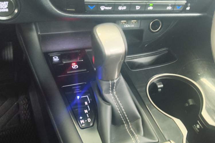 Used Lexus RX 2020 300 Two-Wheel Drive Elite Edition China VI Standard Gear Lever