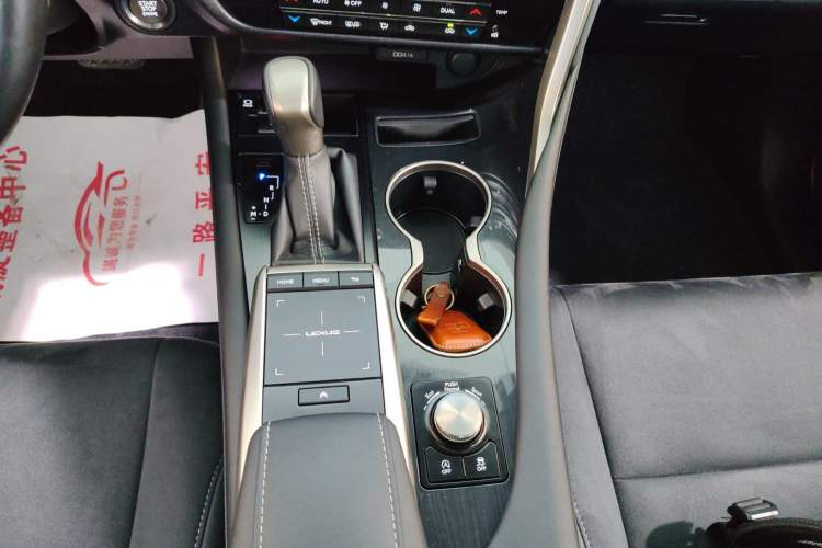 Used Lexus RX 2020 Revised Version 300 Two-Wheel Drive Elite Edition Gear Lever